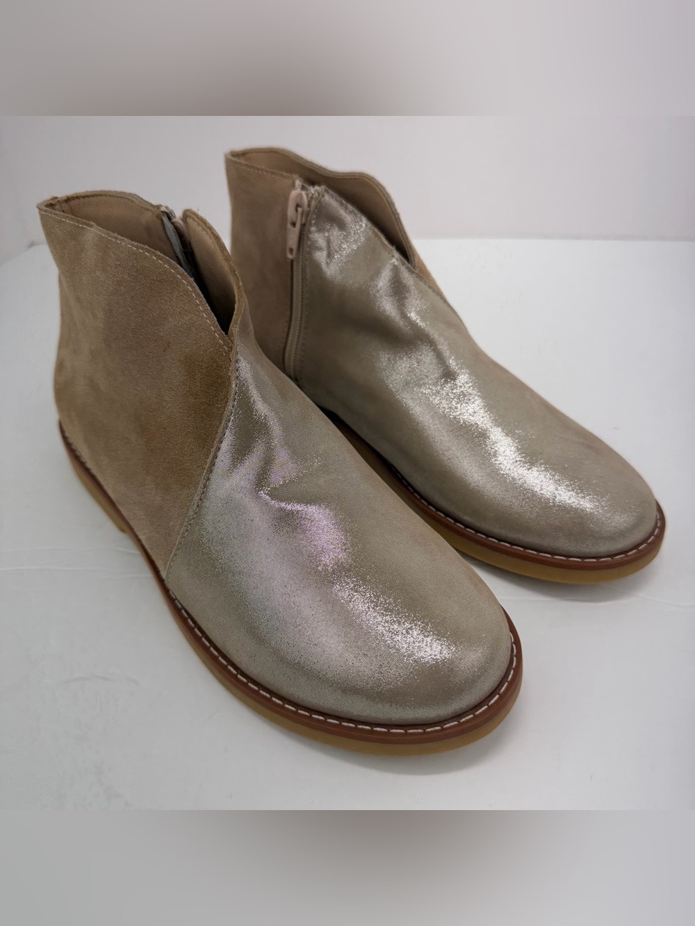 Elephantito size 5 Girls Tan Gold Metallic Shimmery Suede Leather Ankle Boots